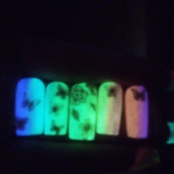 Rainbow butterfly press on nails - Picture 3 of 3